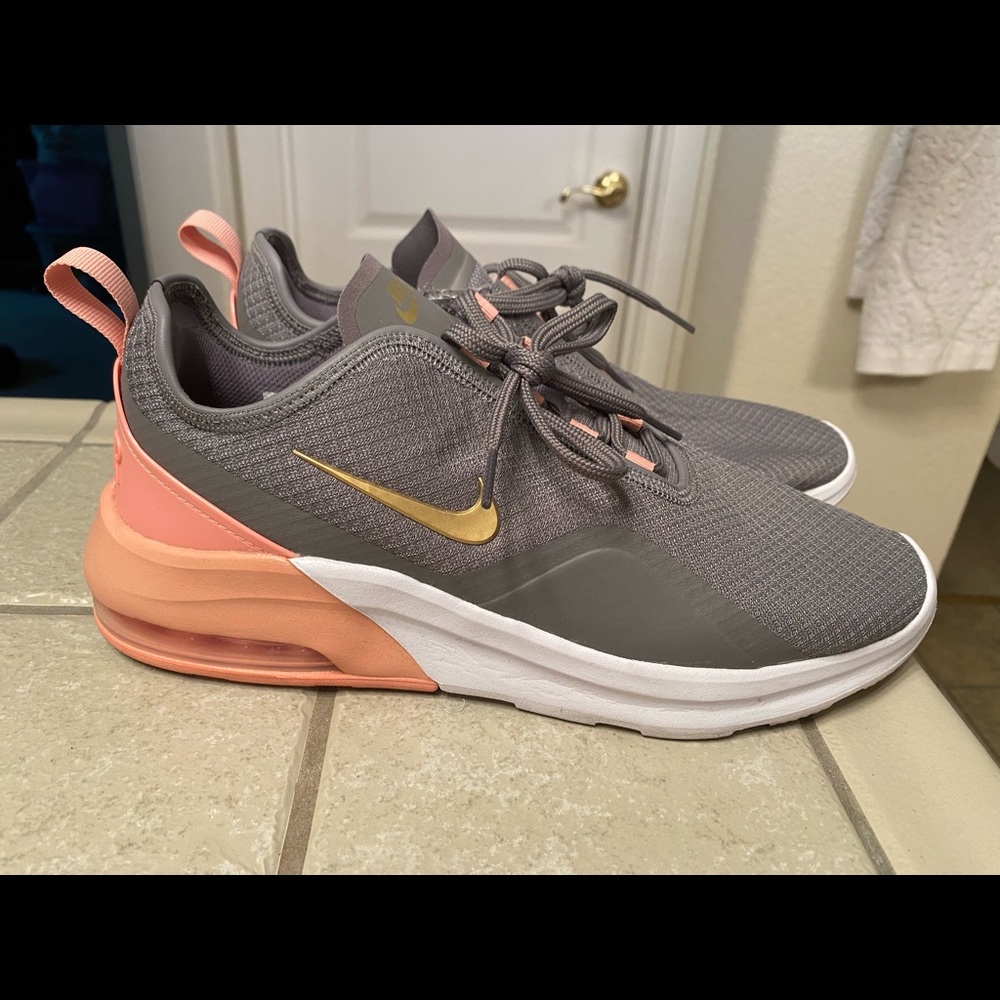 Nike Air Max Motion 2. Size 11. See photos and description.